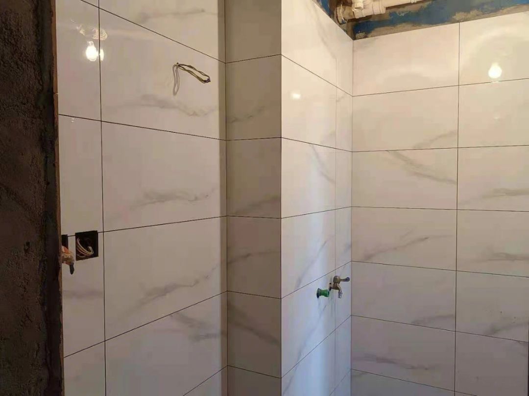 贴砖师傅手艺差老怪瓷砖(贴砖师傅手艺不过关怎么办) 贴砖师傅手艺差老怪瓷砖(贴砖师傅手艺不过关怎么办)